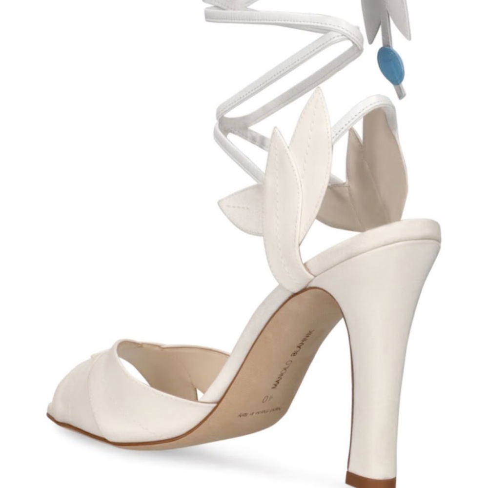 Beautiful Manolo Blahnik white sandals - Picture 4 of 6